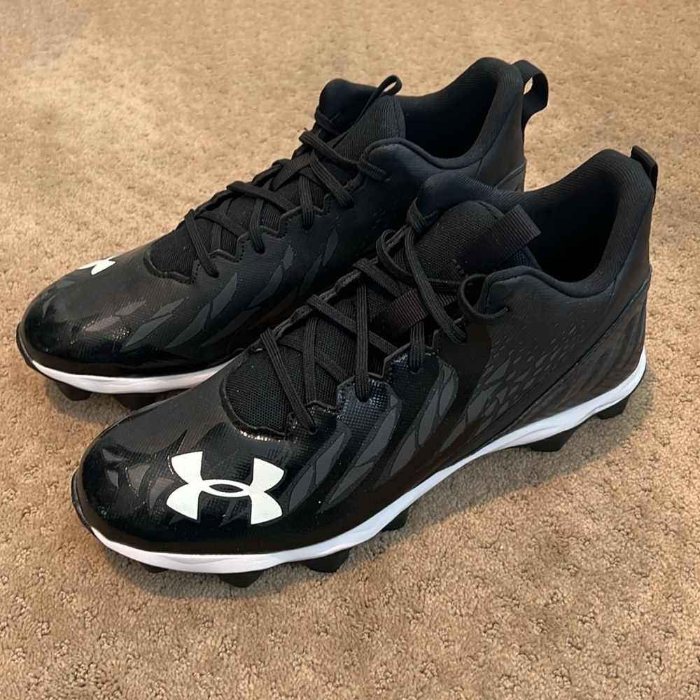 Under Armour Black Athletic Cleats